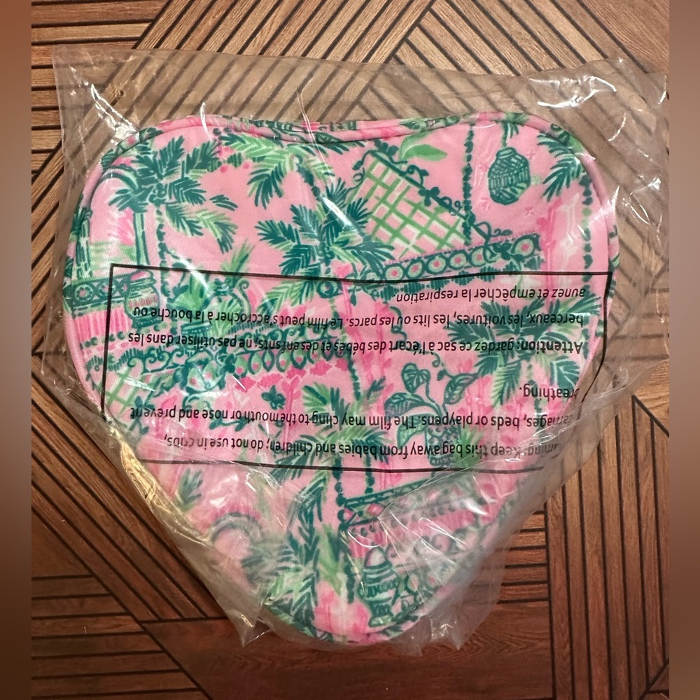 NIP Lilly Pulitzer Heart Toiletry Case in Mandevilla Baby Always Worth It - Picture 4 of 4